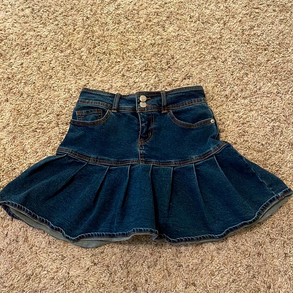Mini jean skirt, high waisted and pleated